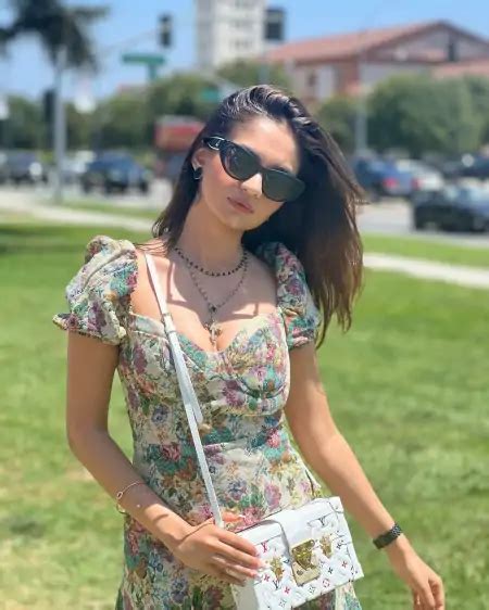 Anushka Sen Top 20 Hot Pics And Photo