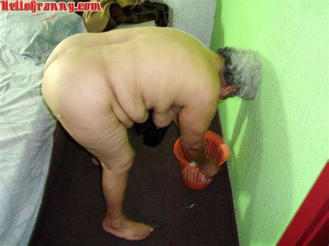 Granny Pics Daily Free Gallery Very Big Pussy From Old Granny And Big Dildo