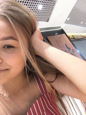 Eastern Bloc Blonde Poses Nude Photo Gallery