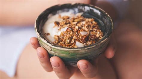 Watch Out: Blue Light Exposure at Night Triggers Sweet Tooth - Women ...