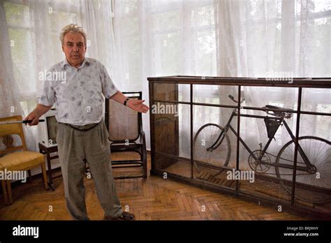 Guide showing Pavlov's bicycle at his Experimental laboratory at ...
