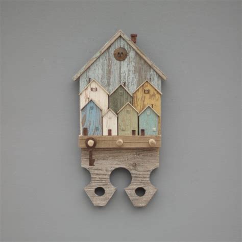 Ключница из старых досок | Декор из дерева, Держалки для ключей, Домики