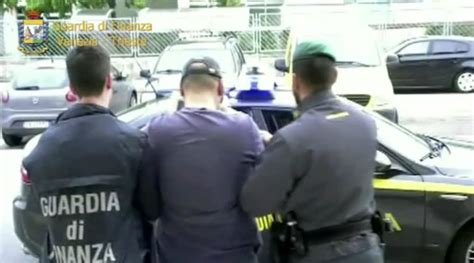 Maxi Blitz Della Guardia Di Finanza Sgominata Banda Della Droga