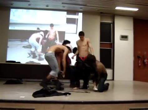 Guy Get Naked In Front Of Girls For Fun ThisVid