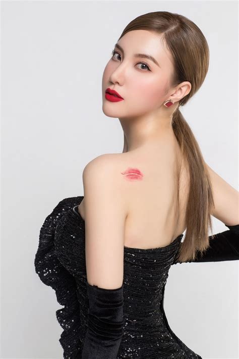 R B Danh X Ng Hot Girl I H T Ceo V A T U Xe T Ph C Ch V I Gu Th I Trang Bi N H A