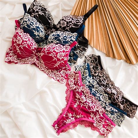 Conjunto De Lingerie Calcinha Asa Delta Fio Dental e Sutiã Bojo Renda Diversas Cores Verão