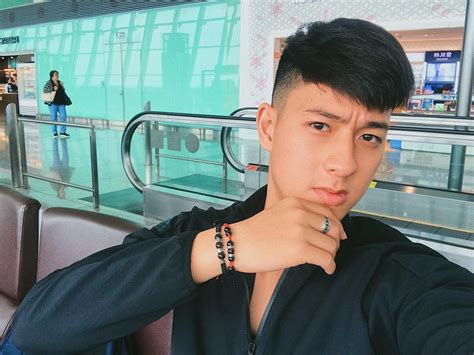 Bạn gái hot boy cầu lông Phạm Hồng Nam