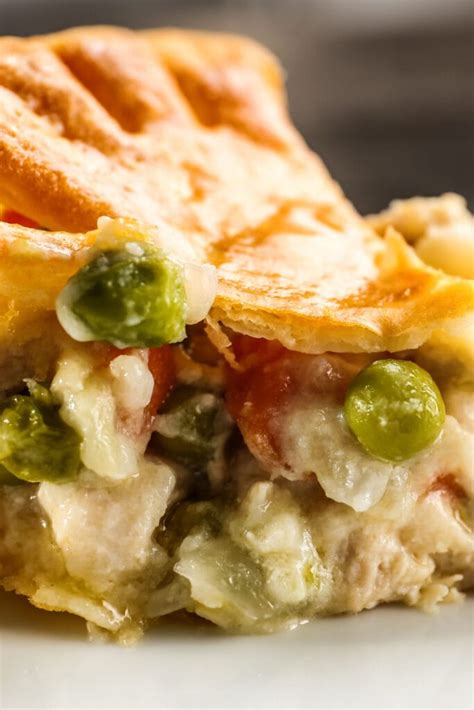 Bisquick Chicken Pot Pie (Easy Recipe) - Insanely Good