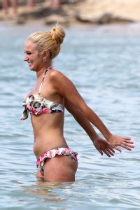 Tulisa Contostavlos Bikini Beach In Honolulu 31st July 2012 X68 Phun Org Forum