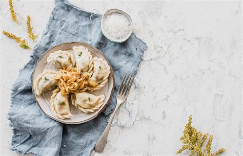 WEGAŃSKIE PIEROGI Z PIECZARKAMI I SOCZEWICĄ