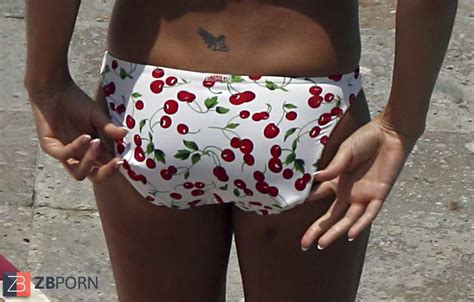 Gemma Atkinson Swimsuit Candids At Pool In Miami ZB Porn