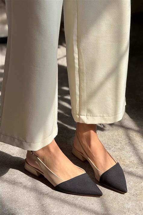 Viktor Nude Saten Önü Siyah Bilek Kemer Detaylı Sivri Burun Kısa Topuklu Kadın Babet