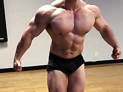 BLONDE BRITISH BODYBUILDER FLEXING INSANE BODY ThisVid