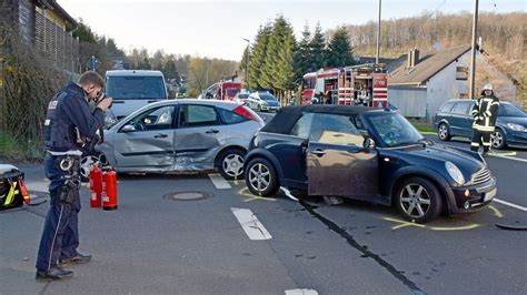 Unfall Freudenberg Sieben Verletzte Und Hoher Sachschaden