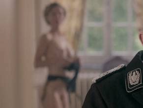 STEPHANIE VAN VYVE Nude AZNude