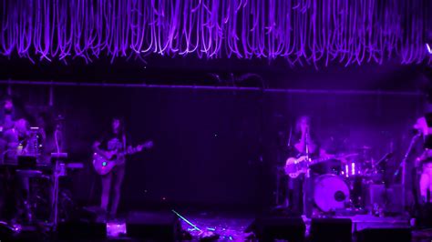 Miley Cyrus Singing In Nude