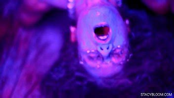 Nena Se Masturba En La Cámara Y Ella Trae Al Orgasmo Música De La Pornografía XVIDEOS