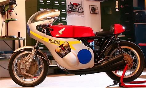 Geekbobber Honda Rc166