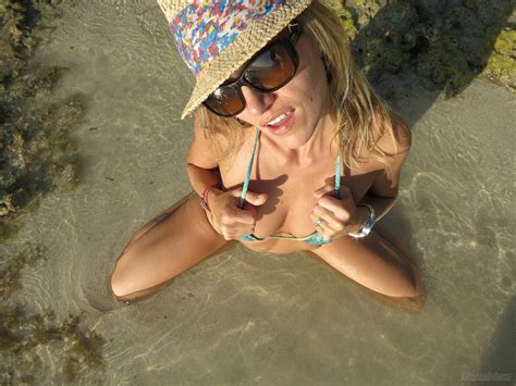 Bikini Model Beach Chic Ai Enhanced Jamaican Weasel Topaz Sharpen Porn Pic