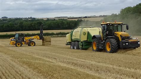 Harvest Baling Straw With Jcb Fastrac Krone Big Pack And