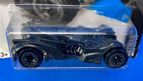 Машинка Базова Hot Wheels Batman Arkham Knight Batmobile Batman