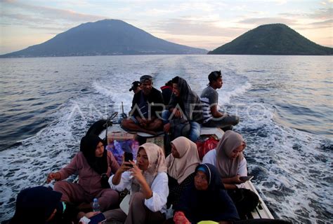 Jasa Transportasi Laut Antarpulau Di Maluku Utara Antara Foto