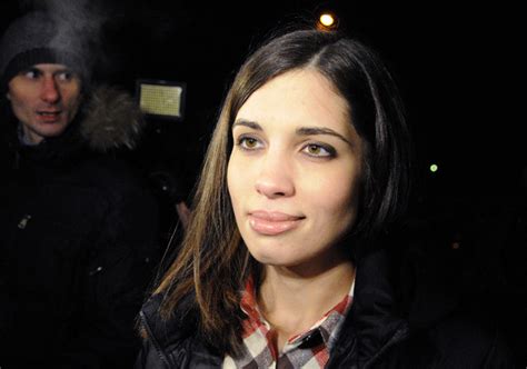 Надежда Толоконникова из Pussy Riot вышла на свободу по амнистии Ведомости
