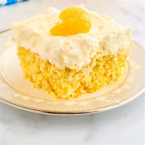 Creamy Mandarin Orange and Pineapple Cake