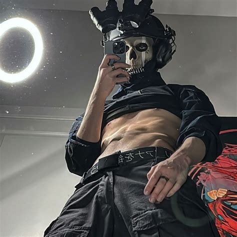 Pin by 𝐊𝐎𝐍𝐈𝐆 on Pines creados por vos in 2024 Hot biker guys Hot army men Just beautiful men