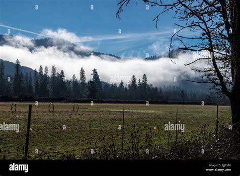 Winter View In The Rogue Valley Southern Oregon Stock Photo Alamy