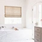 Римская штора в ванной?