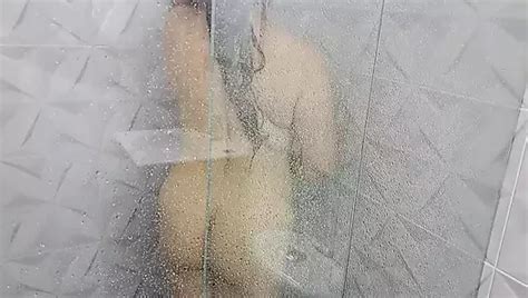 Süße kleine latina nimmt einen ganzen großen schwanz in ihre tiefe kehle auf xHamster