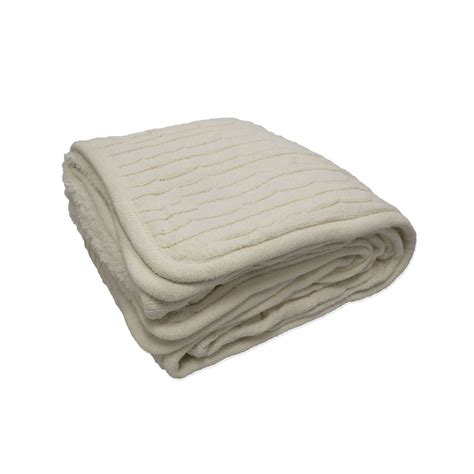 Cable knit lambswool blanket | Corporate Specialties