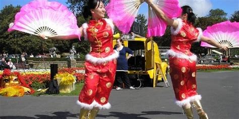 Chinese Fan Dance