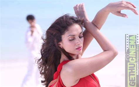 Actress Aditi Rao Hydari Hot Gallery Gethu Cinema