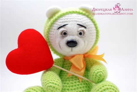 Алюшкины игрушки: белые мишки Банни и Честор