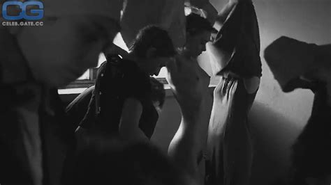 Embeth Davidtz Nude Pictures Onlyfans Leaks Playboy Photos Sex Scene Uncensored