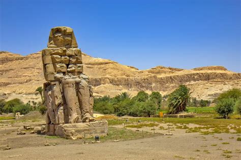 La Colossi De Estatuas Memnon Del Faraón Amenhotep Iii En Egipto Imagen