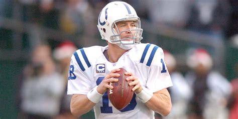 10 NFL Quarterbacks Who Threw the Most Interceptions in a Game