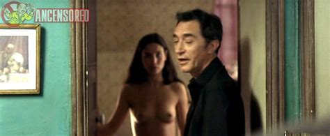 Naked Blandine Bury in août