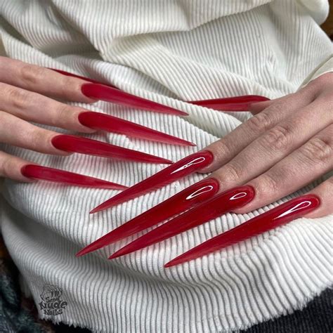 Красные ногти Inst send nude nails Long red nails Pointy nails Pointed nails