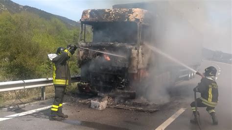 Camion In Fiamme Sulla Basentana