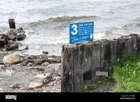 Nan Pop S Souvenir Shop Sign To Keep Beach Clean In Dildo Newfoundland Labrador Canada