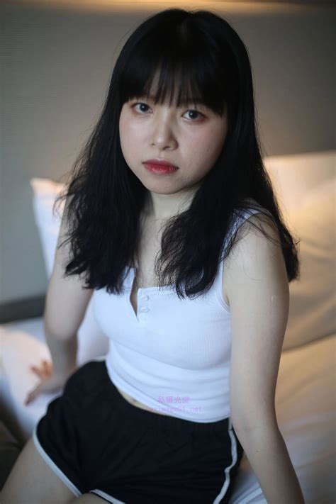 Hit x Hot 国模真真大尺度人体私拍套图 Page 21 76