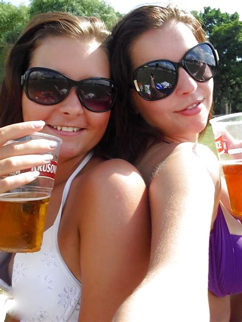 The Best Downblouse Down Blouse Nipple Slip Nip Slip Porn Pictures Xxx Photos Sex