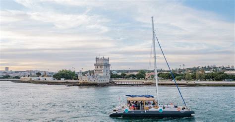 Lissabon Katamaran Tour Bei Sonnenuntergang Mit Musik Und Einem