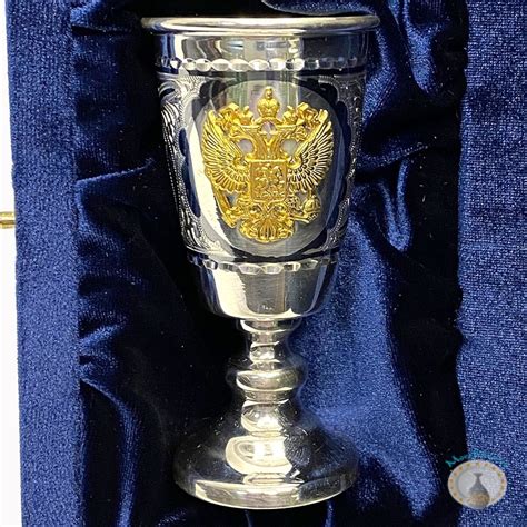 Серебряная рюмка для водки или коньяка с позолоченным гербом России ...