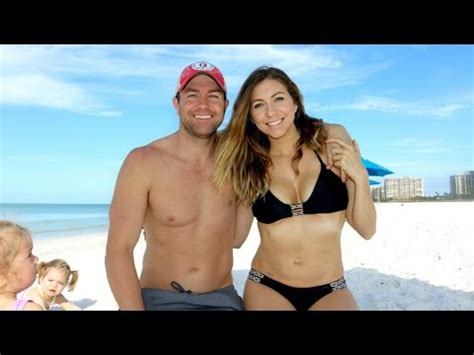 Hot Sexy Bec Kinderman Bikini Pics