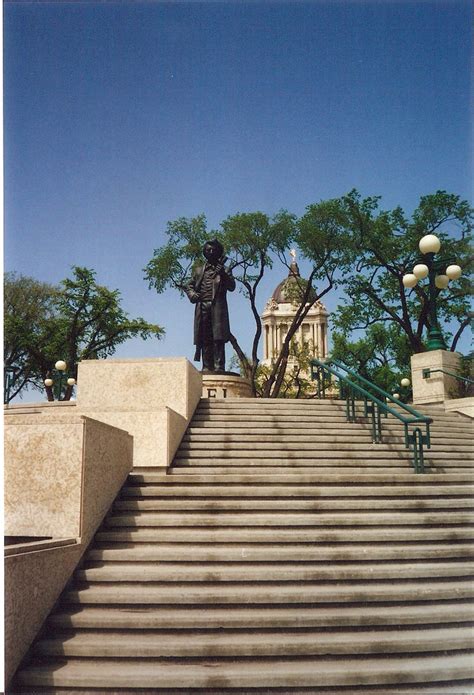 Louis Riel Statue Winnipeg Manitoba Joe Passe Flickr