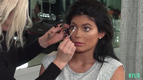 Kylie Jenner's Mascara Trick Is Kind Of Weird But Kind Of Genius